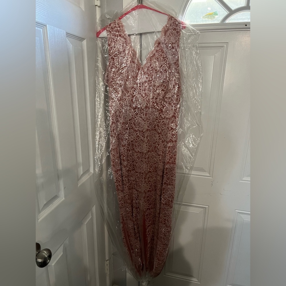 Elegant Pink Lace Dress